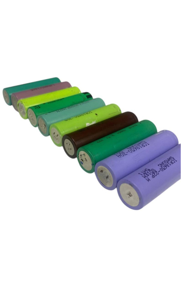 Акумулятори різних виробників 1800 – 2500mAh для ліхтариків